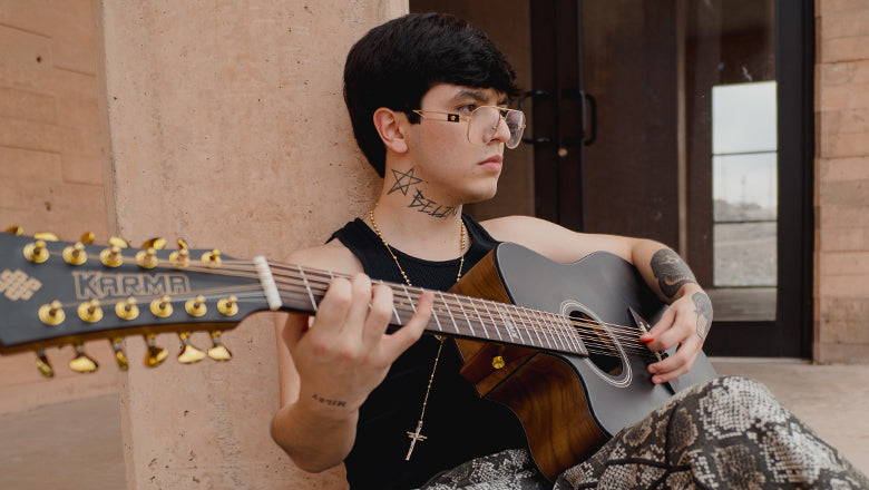 David Bernal, artista de Karma Guitars