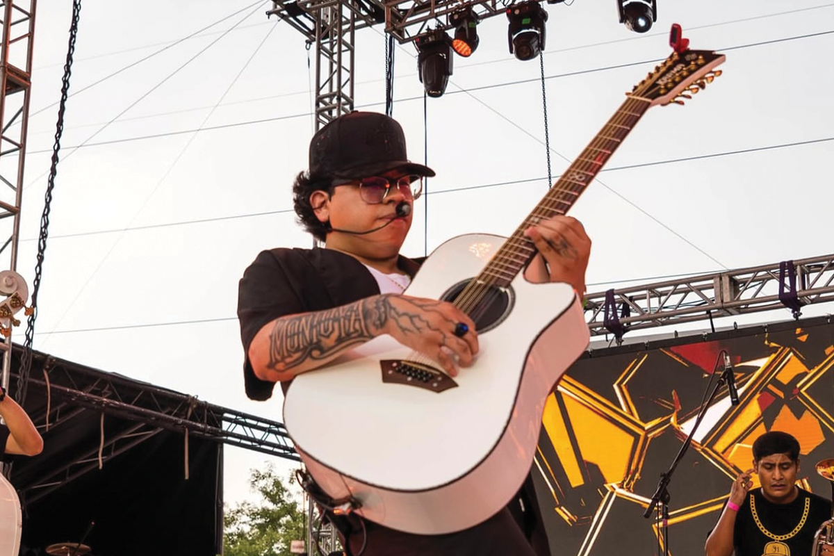 Sahir Montoya, artista de Karma Guitars