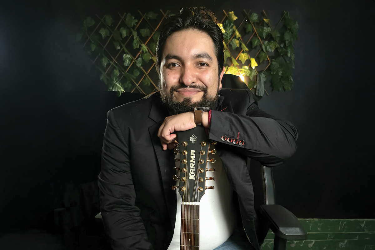 Tito Alex, artista de Karma Guitars